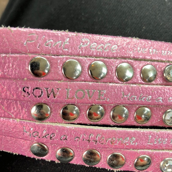 NWT Inspirational sparkle bracelet Humanity For All Wynk Sow Peace LOVE Unity - Picture 4 of 13